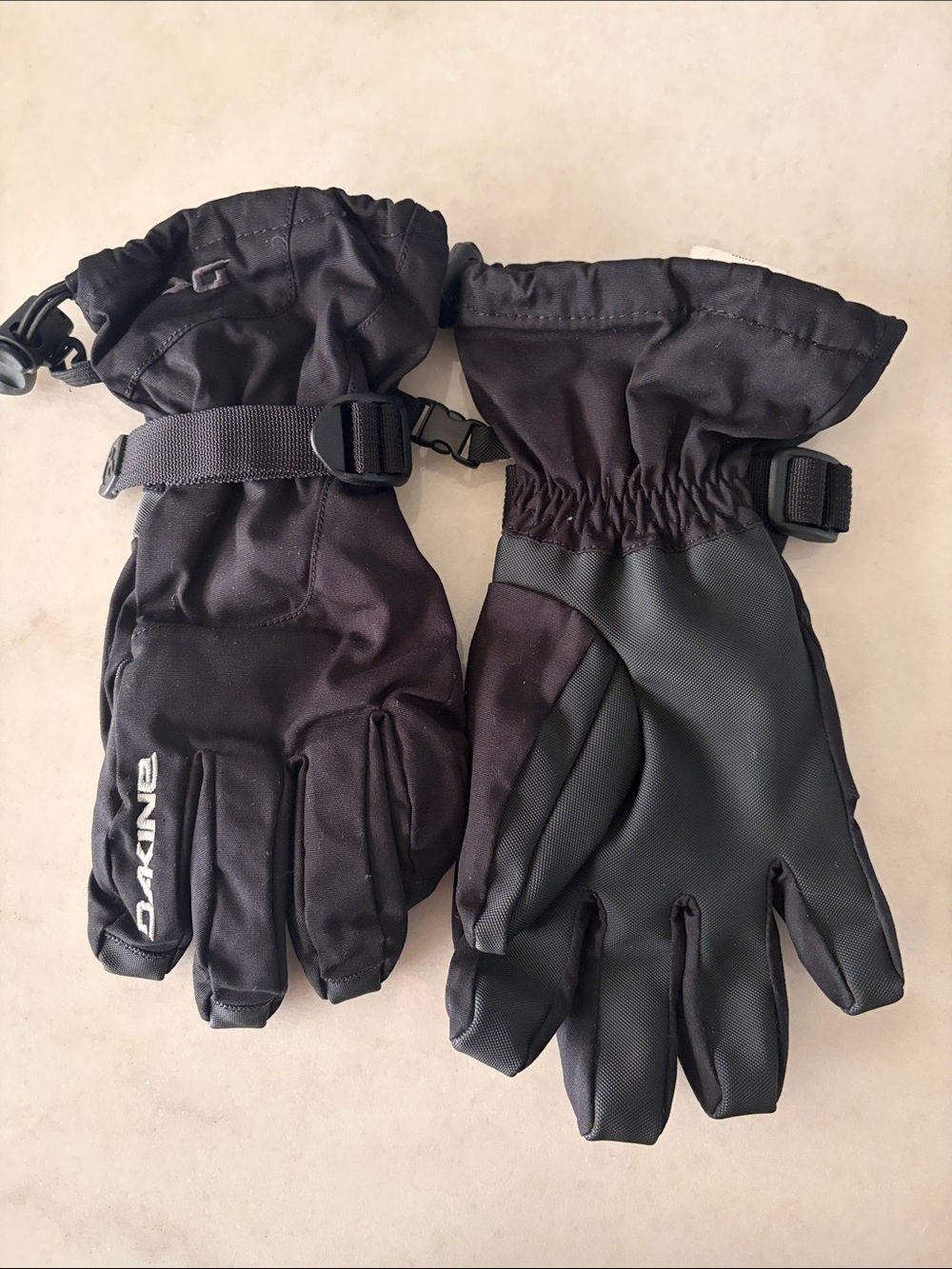 Dakine Black Kids Mittens with Adjustable Wrist Straps